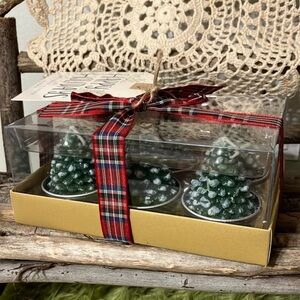 NIB! Artisan de LUXE CHRISTMAS TREE SET OF 6 TEALIGHT CANDLES